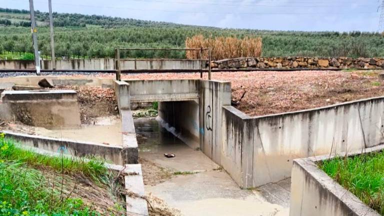 Las fuertes precipitaciones provocan el corte de carreteras en Villanueva de la Reina Las fuertes precipitaciones provocan el corte de carreteras en Villanueva de la Reina