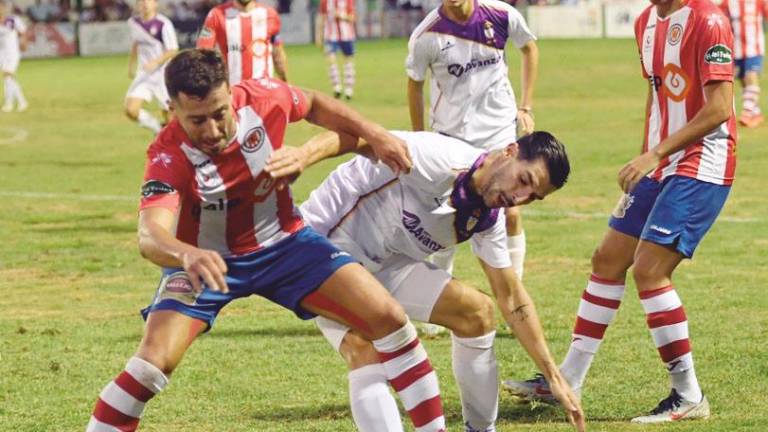 El Real Jaén sucumbe ante el orden y la ilusión tosiriana El Real Jaén sucumbe ante el orden y la ilusión tosiriana