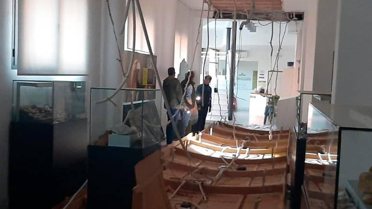 Susto en el Museo de La Carolina tras venirse abajo la galería de la entrada Susto en el Museo de La Carolina tras venirse abajo la galería de la entrada
