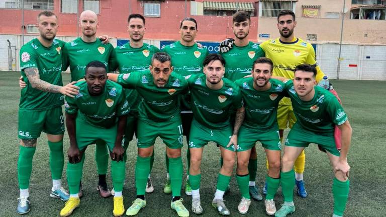 Un heroico Martos rescata un punto en El Palo (2-2) Un heroico Martos rescata un punto en El Palo (2-2)