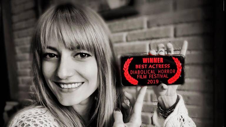Tania Serrano, una “mujercita” premiada por su lado “diabólico” Tania Serrano, una “mujercita” premiada por su lado “diabólico”