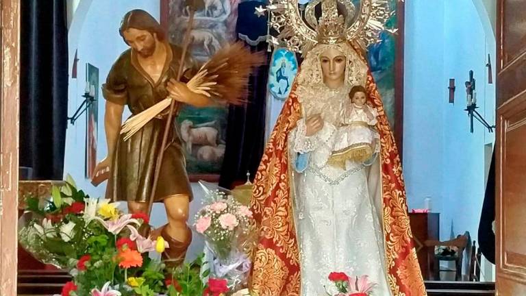 La Ropera prepara la salida de San Isidro y la Virgen del Campo La Ropera prepara la salida de San Isidro y la Virgen del Campo