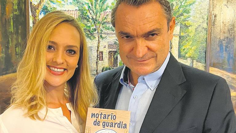 El día a día de un notario, en un libro El día a día de un notario, en un libro