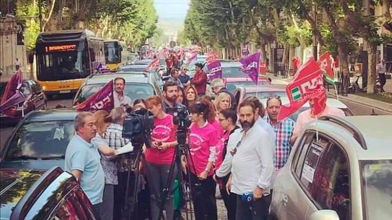 Caravanas de coches por la readmisión en el Condestable Caravanas de coches por la readmisión en el Condestable