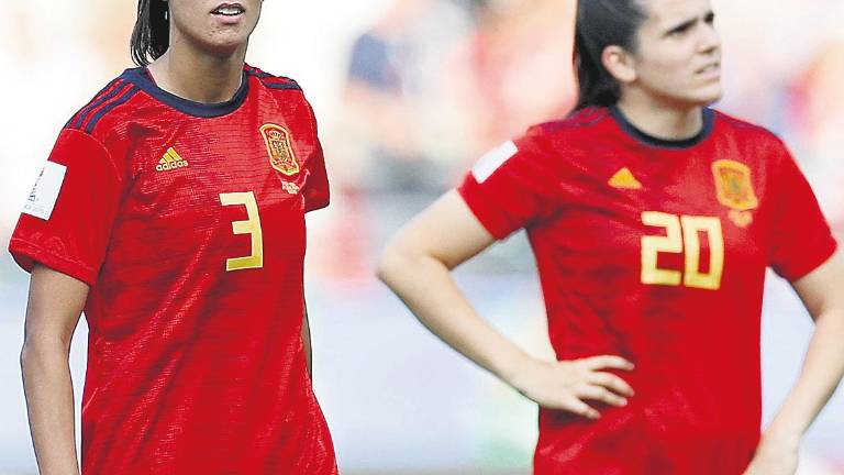 Eliminadas con la cabeza alta y con dos penaltis Eliminadas con la cabeza alta y con dos penaltis
