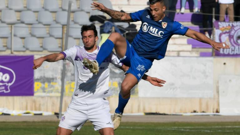 Chendo celebra su cumpleaños con los dos goles ante el Melilla Chendo celebra su cumpleaños con los dos goles ante el Melilla