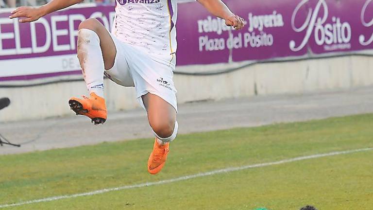 Joselu enmudece con su gol a La Victoria Joselu enmudece con su gol a La Victoria
