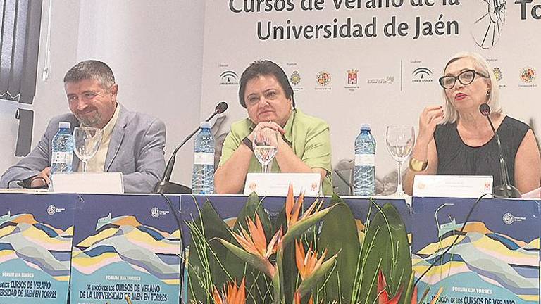 Mayoría femenina de ponentes Mayoría femenina de ponentes