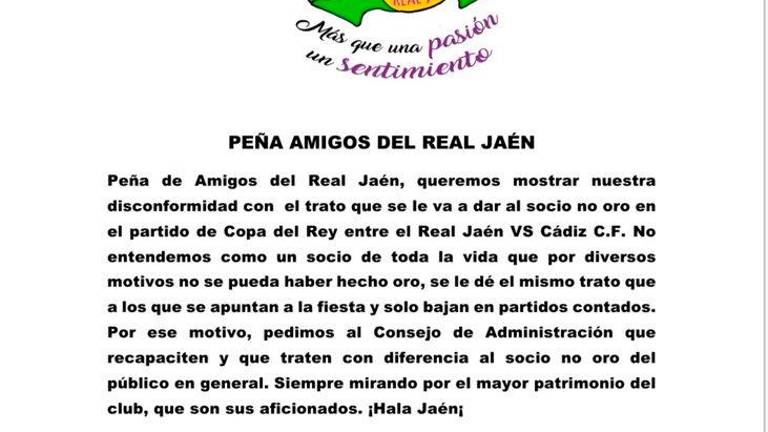 Peñistas y abonados del Real Jaén en contra de los precios de las entradas del partido ante el Cádiz Peñistas y abonados del Real Jaén en contra de los precios de las entradas del partido ante el Cádiz
