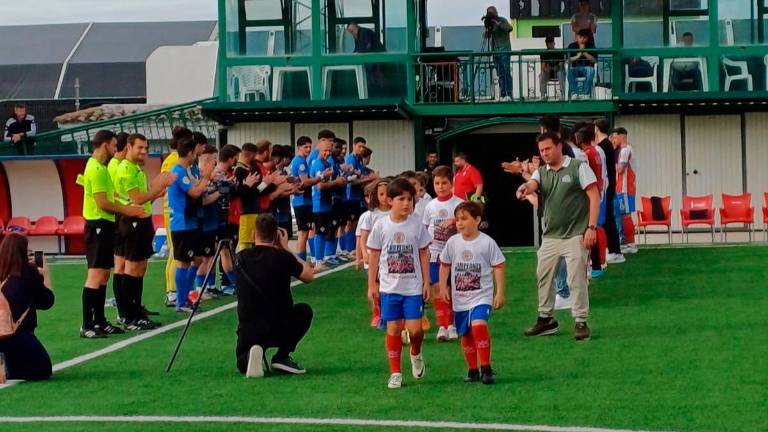 El Torredonjimeno se estrella en casa contra el Poli Almería (1-3) El Torredonjimeno se estrella en casa contra el Poli Almería (1-3)