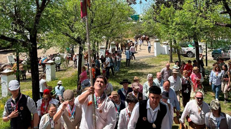 Las cofradías rinden homenaje a la Reina de Sierra Morena Las cofradías rinden homenaje a la Reina de Sierra Morena