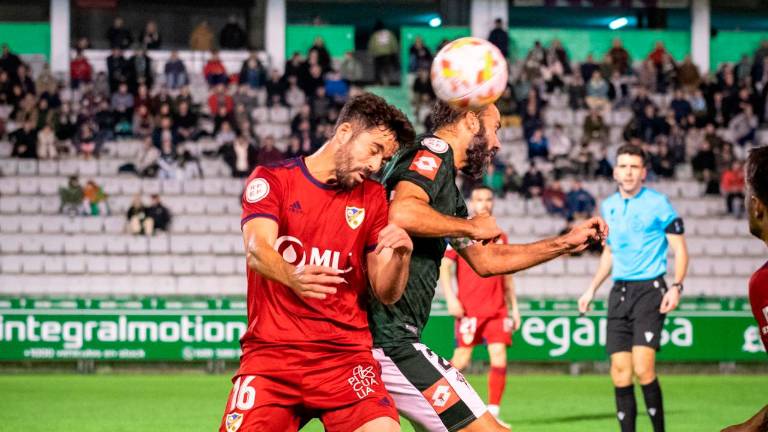 El Linares tampoco levanta cabeza en Ferrol (2-0) El Linares tampoco levanta cabeza en Ferrol (2-0)