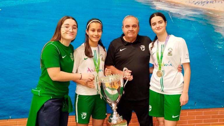 La mengibareña Ana Martos y la villanovense Andrea Blázquez ganan el Nacional de Fútbol Sala La mengibareña Ana Martos y la villanovense Andrea Blázquez ganan el Nacional de Fútbol Sala