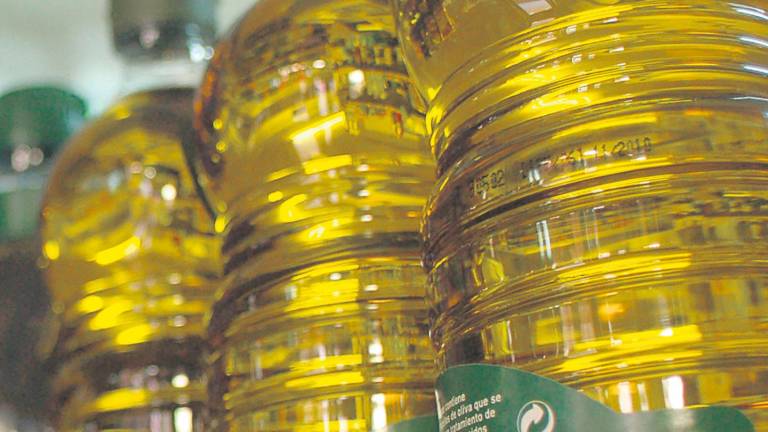 El precio del aceite de oliva virgen extra ya roza los 4 euros el kilo
