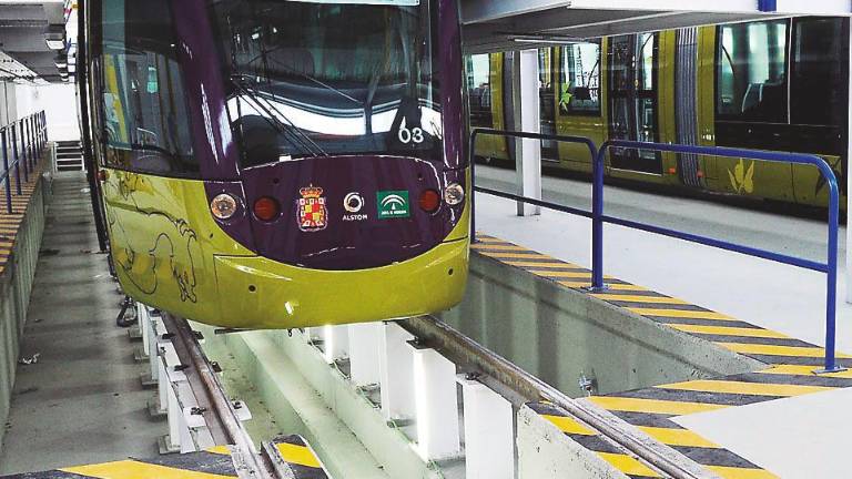 La Junta convoca en Sevilla una cita para desbloquear el tranvía La Junta convoca en Sevilla una cita para desbloquear el tranvía