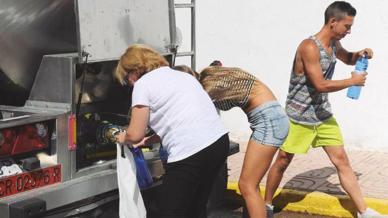 “Cruzamos los dedos para que no haya averías en la red este verano” “Cruzamos los dedos para que no haya averías en la red este verano”