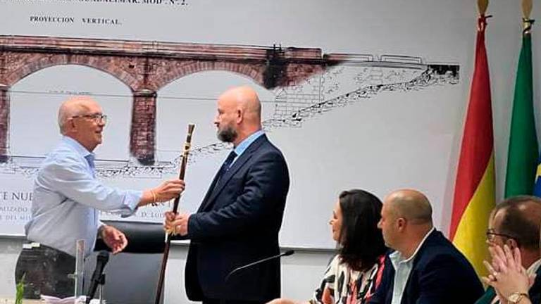 Ya lo vaticinaron las autonómicas, pero nadie quería ver la sorpresa mayúscula de la Alcaldía de Vox en Puente de Génave Ya lo vaticinaron las autonómicas, pero nadie quería ver la sorpresa mayúscula de la Alcaldía de Vox en Puente de Génave