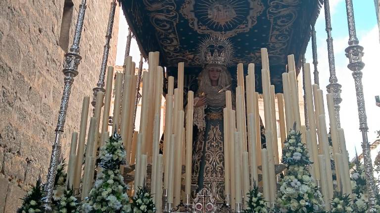 Estudiantes llena la Plaza de la Merced de música y devoción Estudiantes llena la Plaza de la Merced de música y devoción