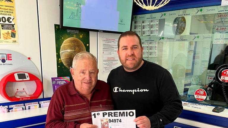 Jesús Vico, lotero de Jaén: “Este premio es del barrio y para el barrio, para quien lo necesita” Jesús Vico, lotero de Jaén: “Este premio es del barrio y para el barrio, para quien lo necesita”