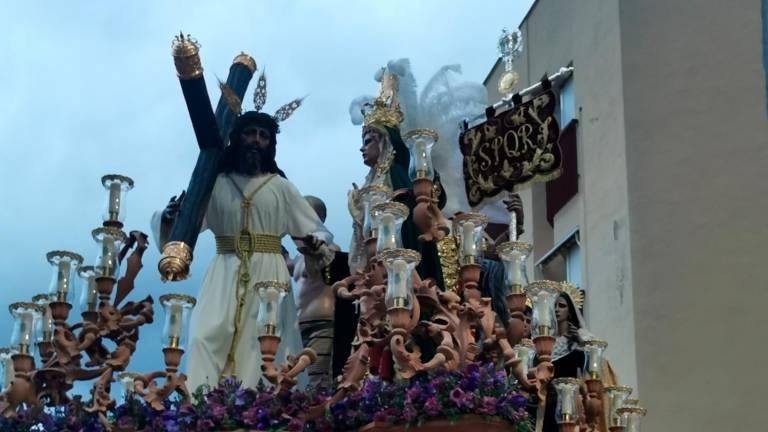 Un rayo de luz en este Jueves Santo: Gran Poder y Expiración se lucen por las calles de Jaén