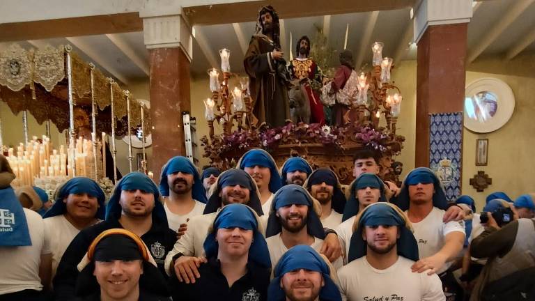 La Borriquilla camina por Jaén entre palmas e incienso La Borriquilla camina por Jaén entre palmas e incienso