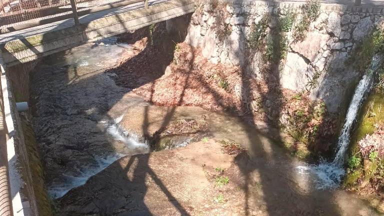 ¡Cómo discurre el río Chorrillo por Valdepeñas de Jaén! ¡Cómo discurre el río Chorrillo por Valdepeñas de Jaén!