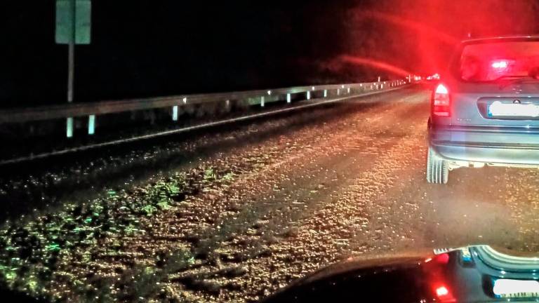 Retenciones de tres cuartos de hora por un choque en la N-432 Retenciones de tres cuartos de hora por un choque en la N-432