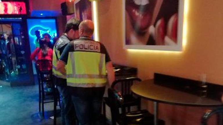 Noventa desalojados de un bar de La Rambla donde no se cumplían las medidas por la covid Noventa desalojados de un bar de La Rambla donde no se cumplían las medidas por la covid