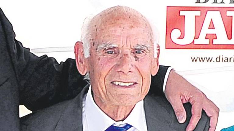 Su sonrisa y sencillez permanecen aquí Su sonrisa y sencillez permanecen aquí
