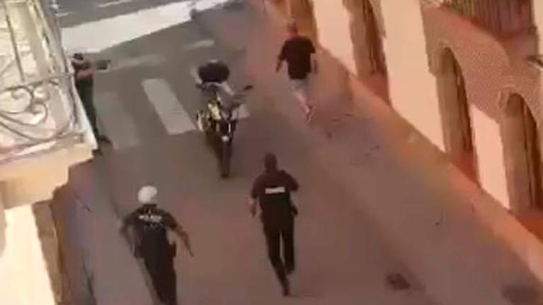 Una bala en la calle Las Monjas de Andújar Una bala en la calle Las Monjas de Andújar