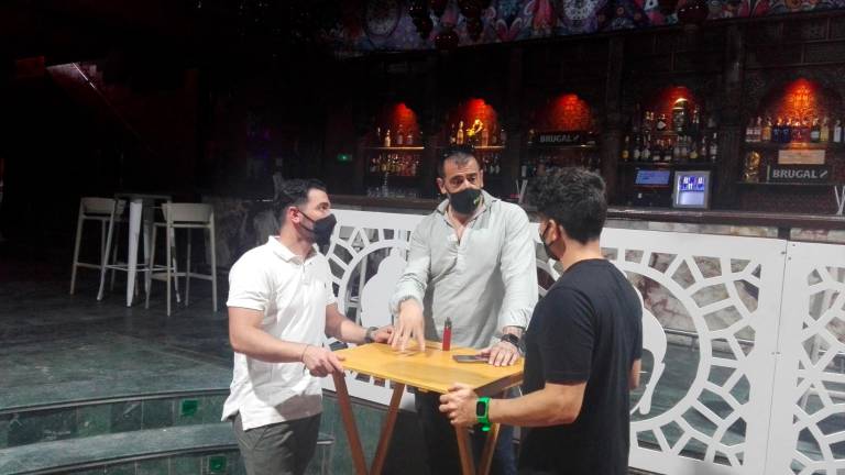 Los empresarios estudian el cierre de las discotecas Los empresarios estudian el cierre de las discotecas