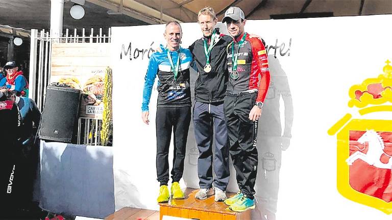 Podio para José Luis Jiménez Pérez Podio para José Luis Jiménez Pérez