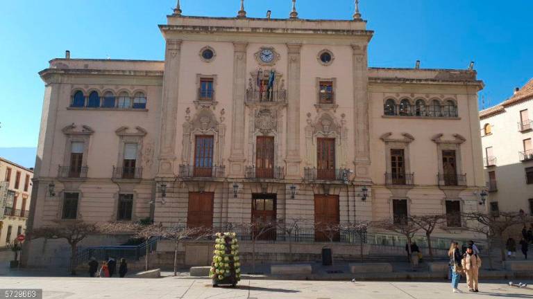 El PP presenta una moción para rechazar que el Ayuntamiento de Jaén se convierta en hotel de lujo El PP presenta una moción para rechazar que el Ayuntamiento de Jaén se convierta en hotel de lujo