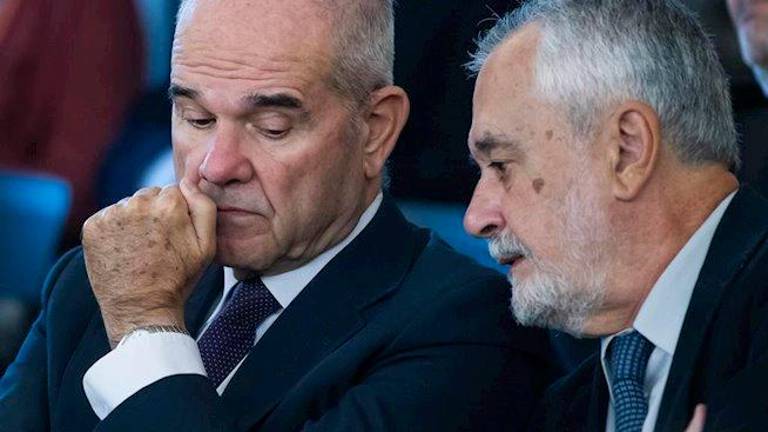 Condena de seis años de cárcel a Griñán y nueve años de inhabilitación a Chaves por el caso ERE Condena de seis años de cárcel a Griñán y nueve años de inhabilitación a Chaves por el caso ERE