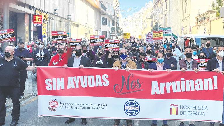 Comerciantes piden equiparar las restricciones en Granada Comerciantes piden equiparar las restricciones en Granada