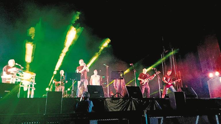 Las Noches del Buen Amor animan el verano con la música de grupos del municipio Las Noches del Buen Amor animan el verano con la música de grupos del municipio