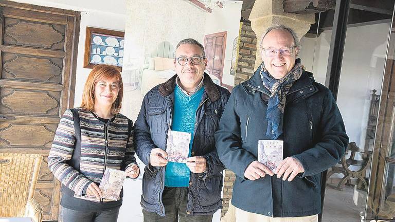 Publicación en tres idiomas sobre la Semana Santa Publicación en tres idiomas sobre la Semana Santa