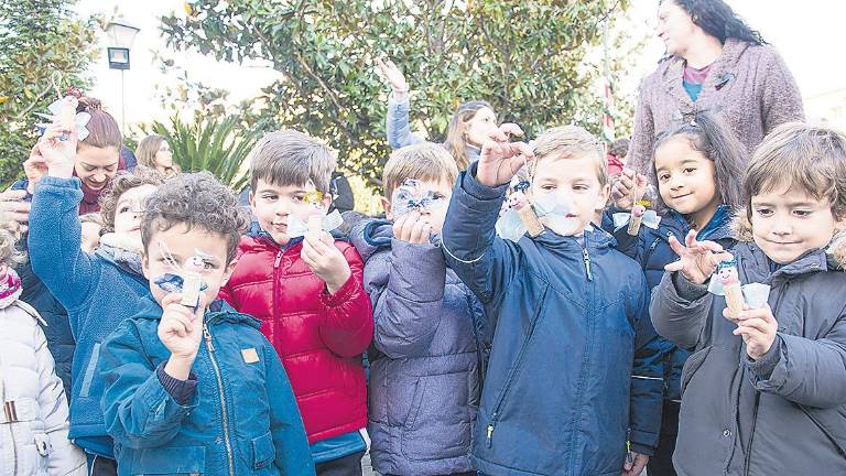 Adornos de Navidad para “La Ciudad de los Niños” Adornos de Navidad para “La Ciudad de los Niños”
