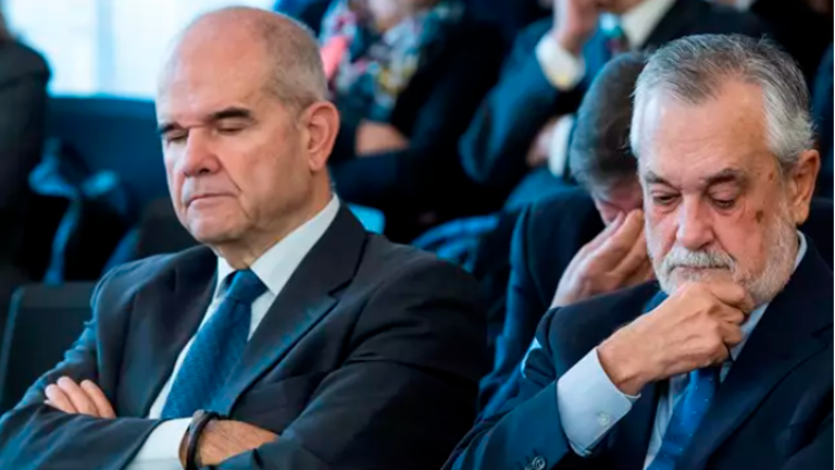 La juez de Isofotón pide expedientes de acuerdos del Consejo de Gobierno de las etapas de Chaves y Griñán La juez de Isofotón pide expedientes de acuerdos del Consejo de Gobierno de las etapas de Chaves y Griñán