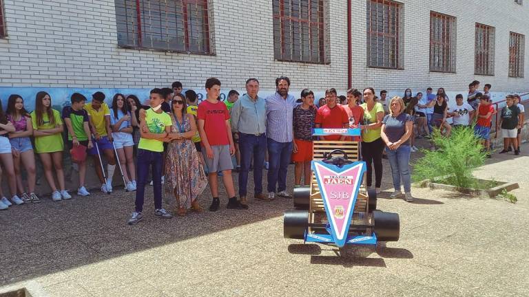 Es Fórmula 1: Docentes comprometidos, buenos pilotos y grandes carreras Es Fórmula 1: Docentes comprometidos, buenos pilotos y grandes carreras