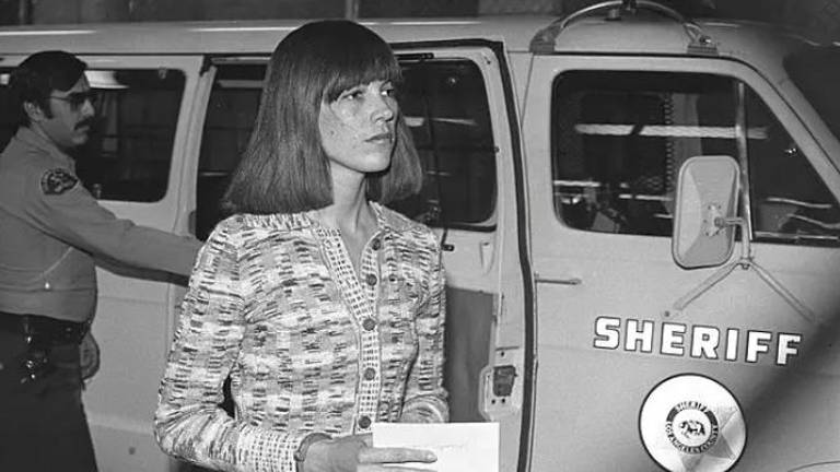 Liberan a Leslie van Houten, discípula de sectario Charles Manson, tras 50 años en prisión Liberan a Leslie van Houten, discípula de sectario Charles Manson, tras 50 años en prisión