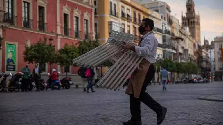 Andalucía prorroga hasta el 29 de abril el cierre de provincias y el toque de queda de 23:00 a 6:00 horas Andalucía prorroga hasta el 29 de abril el cierre de provincias y el toque de queda de 23:00 a 6:00 horas
