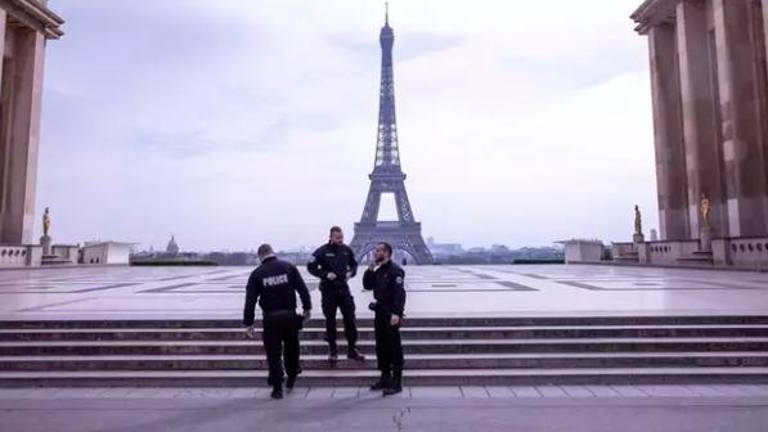 Hallan en París el cuerpo decapitado de un profesor que mostró caricaturas de 'Charlie Hebdo' en clase Hallan en París el cuerpo decapitado de un profesor que mostró caricaturas de 'Charlie Hebdo' en clase