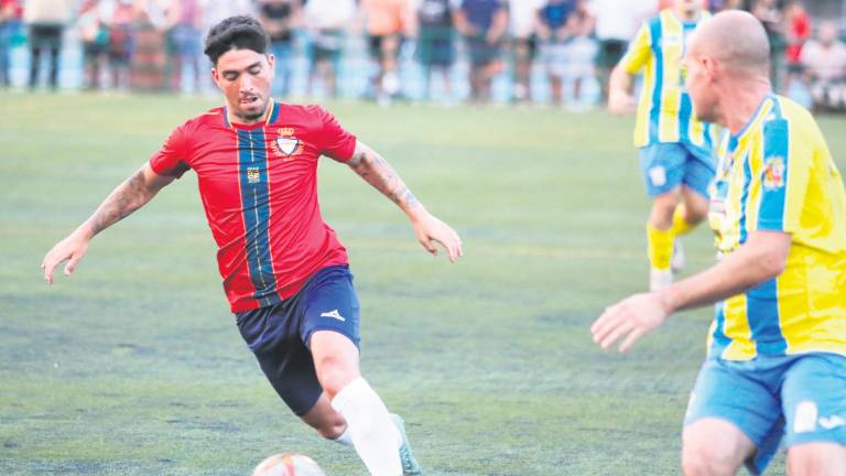 El Real Jaén vence por la mínima al CD Navas (0-1) El Real Jaén vence por la mínima al CD Navas (0-1)