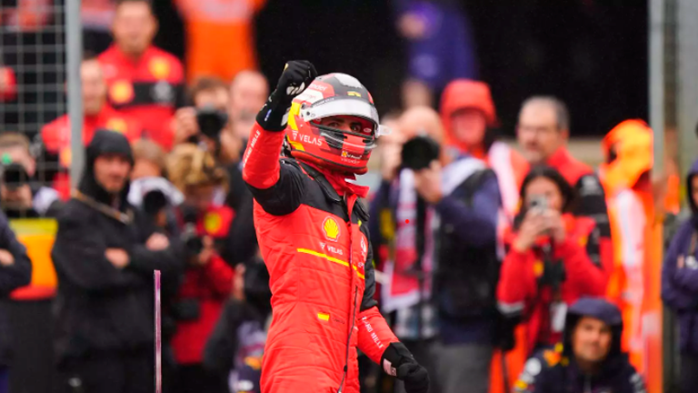 ¡Histórico Carlos Sainz Jr en la cuna de la F1! ¡Histórico Carlos Sainz Jr en la cuna de la F1!