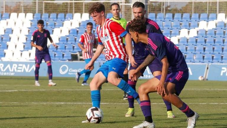 Los jóvenes Álex Oyón y Alberto Moreno llegan cedidos al Linares Deportivo Los jóvenes Álex Oyón y Alberto Moreno llegan cedidos al Linares Deportivo