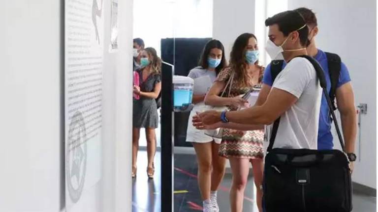 Moreno anuncia que la próxima semana se abrirá la vacunación a los jóvenes de 19 a 16 años Moreno anuncia que la próxima semana se abrirá la vacunación a los jóvenes de 19 a 16 años