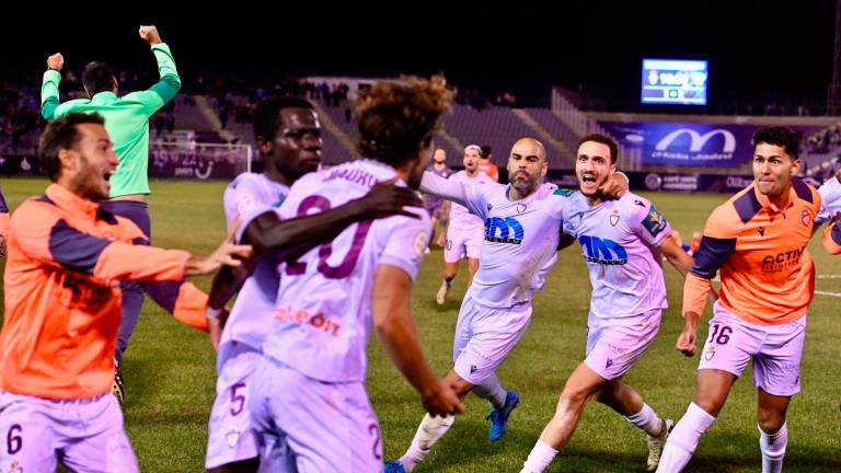 Javi Sánchez y Mauro rescatan al Real Jaén con una victoria agónica ante el Atlético Porcuna (2-1) Javi Sánchez y Mauro rescatan al Real Jaén con una victoria agónica ante el Atlético Porcuna (2-1)