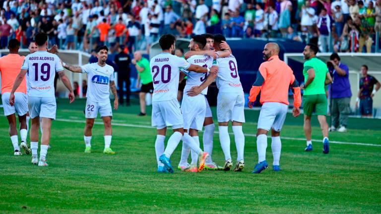 El Real Jaén pasa de ronda con suspense (1-1) El Real Jaén pasa de ronda con suspense (1-1)