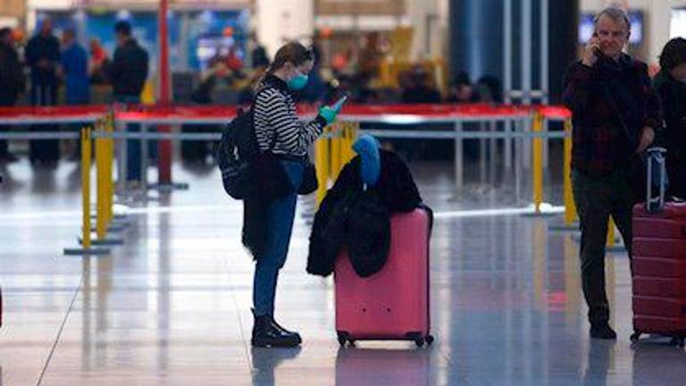 España obligará a guardar cuarentena de 14 días a viajeros internacionales España obligará a guardar cuarentena de 14 días a viajeros internacionales